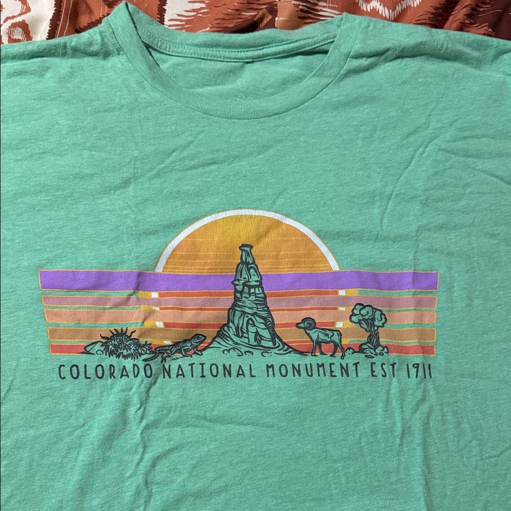 Green Graphic Women's Top